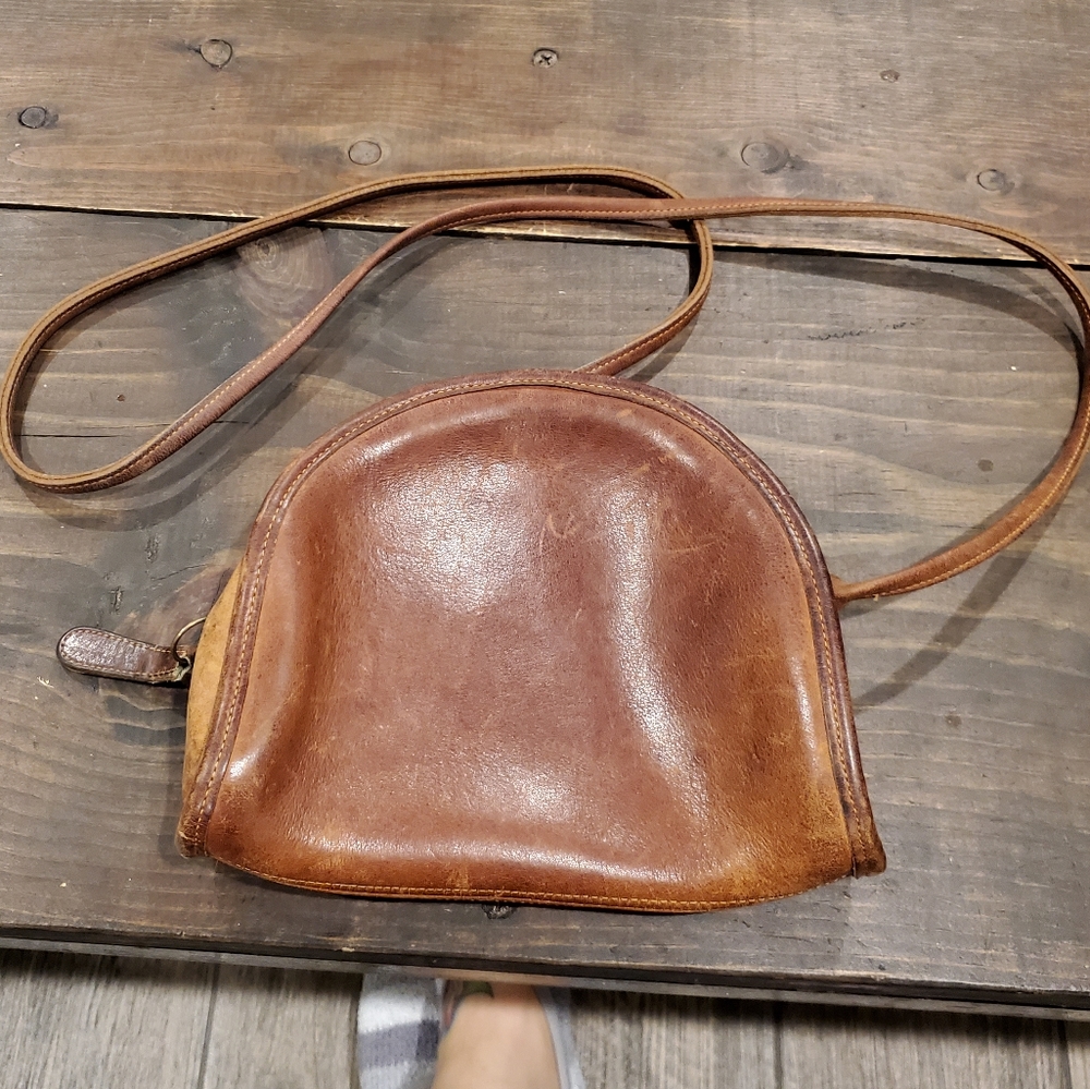 Vintage Coach small crossbody.